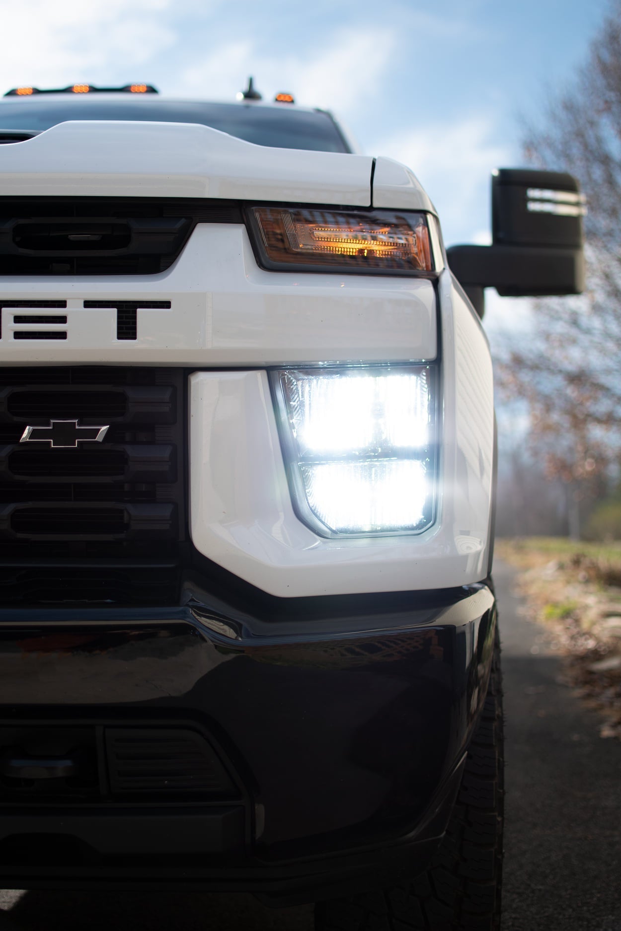 Headlamp and Fog Lamp Kit | Chevrolet Silverado 2500HD CUSTOM 2020 Headlamp and Fog Lamp Kit | Chevrolet Silverado 2500HD CUSTOM 2020