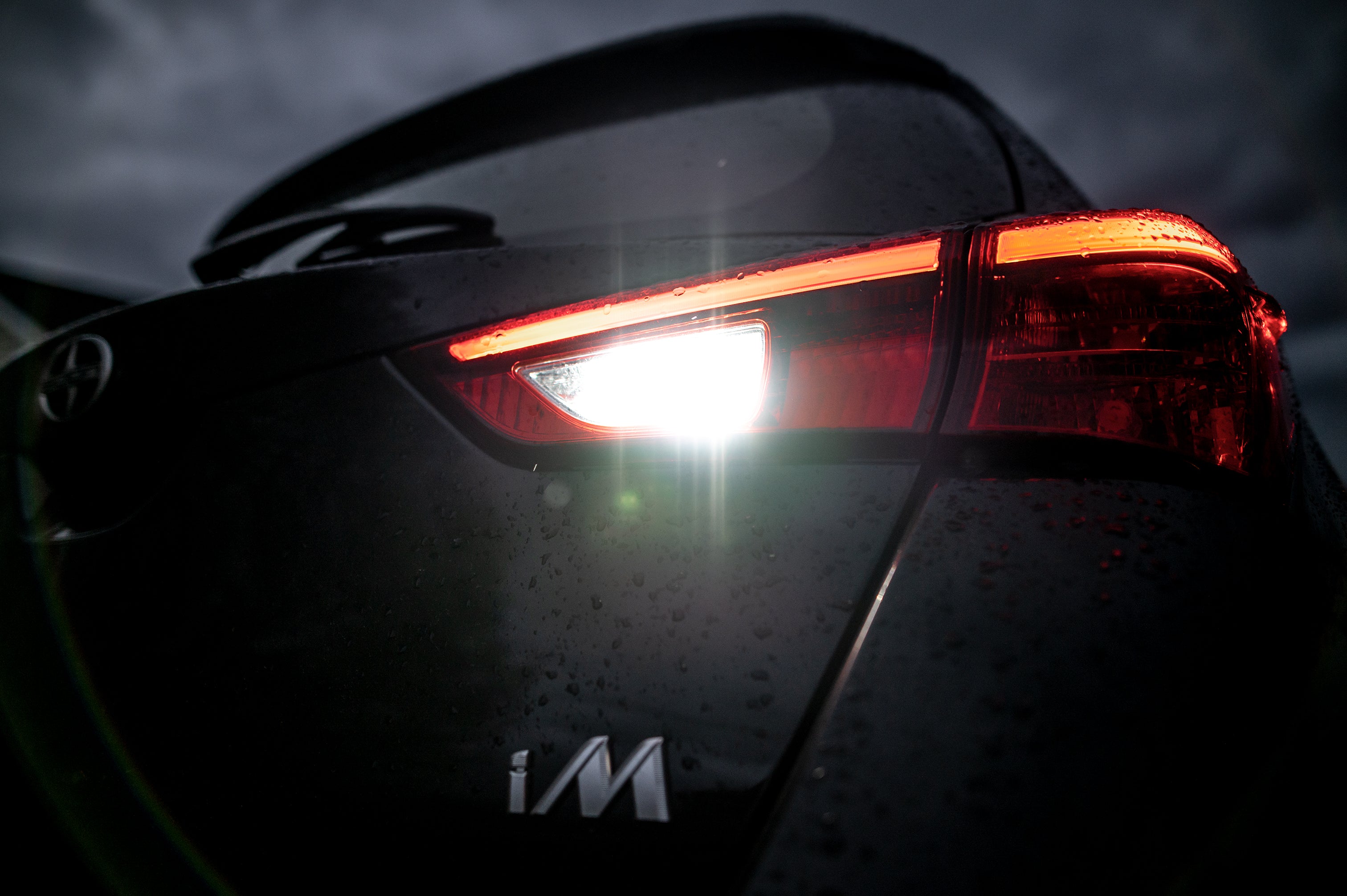 2016-2018 Scion Toyota Corolla iM Hatchback Light Bulb Size Guide Chart