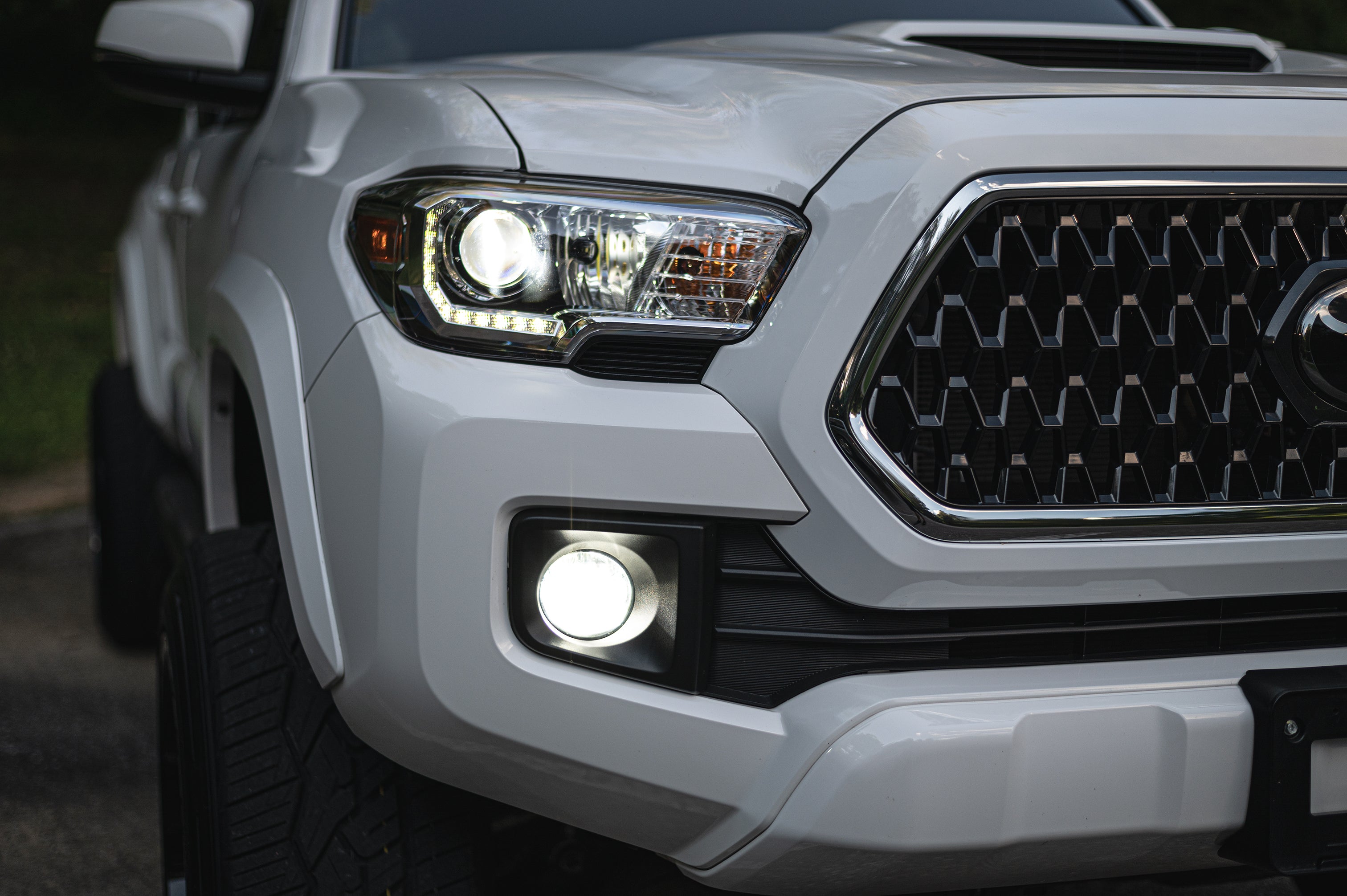 Toyota Tacoma 2016-2023 Light Bulb Size Guide Chart