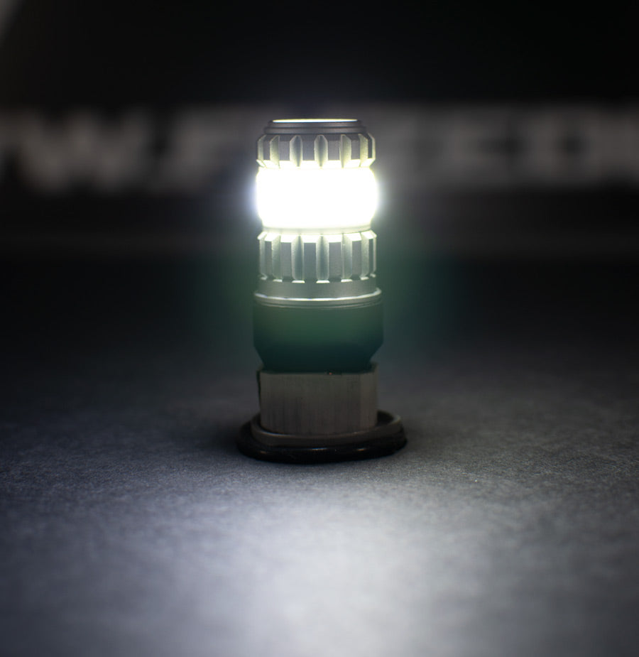 7443 / 7440 White LED 800 Lumen Light Bulbs Set